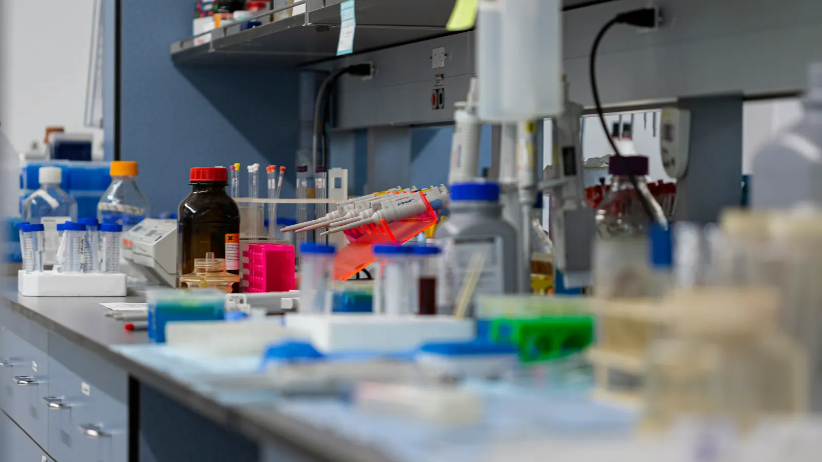 Laboratory workstation with arranged scientific apparatus and instruments